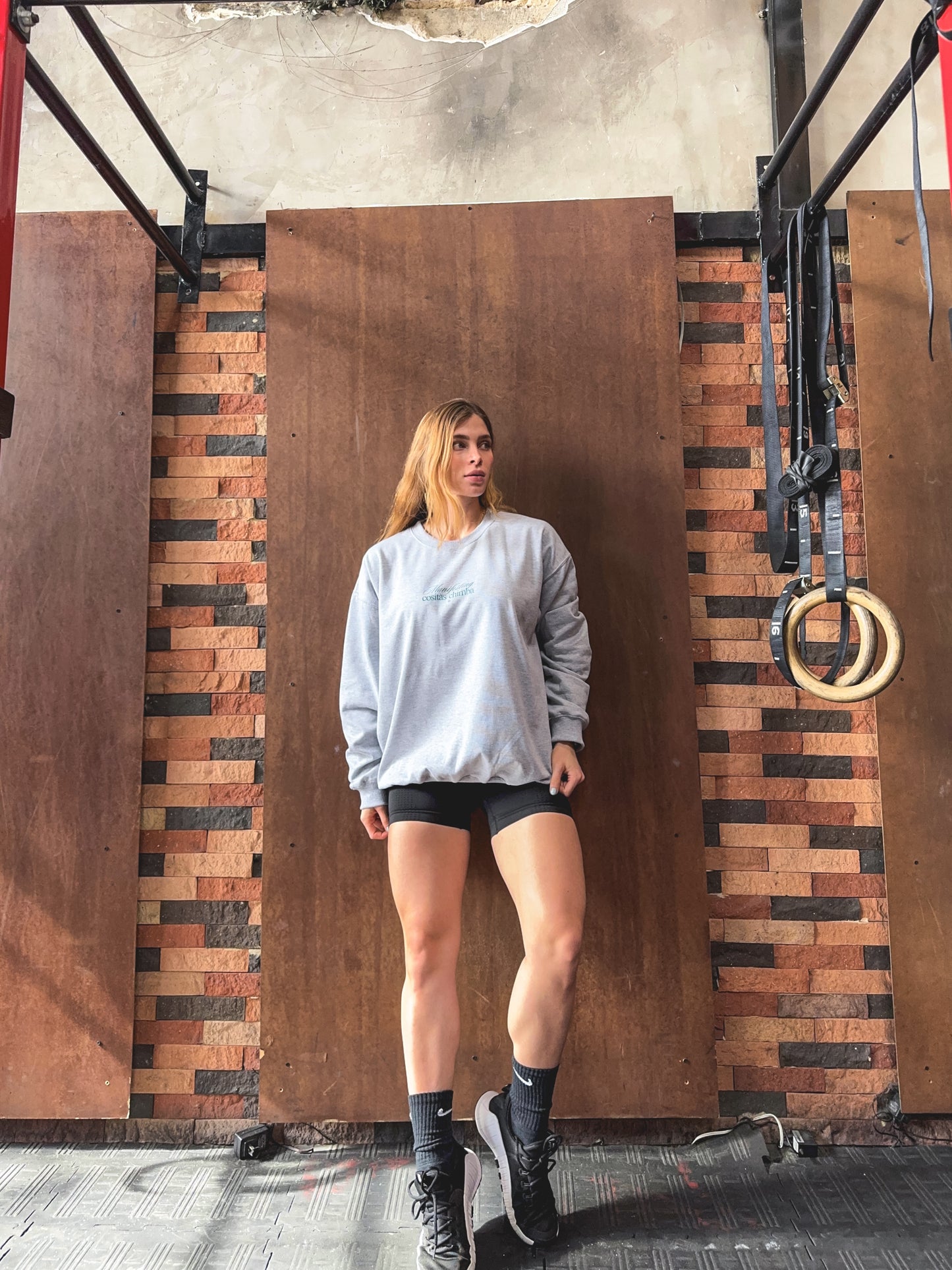 Buzo CF sin capota Mantifesting Cositas Chimba