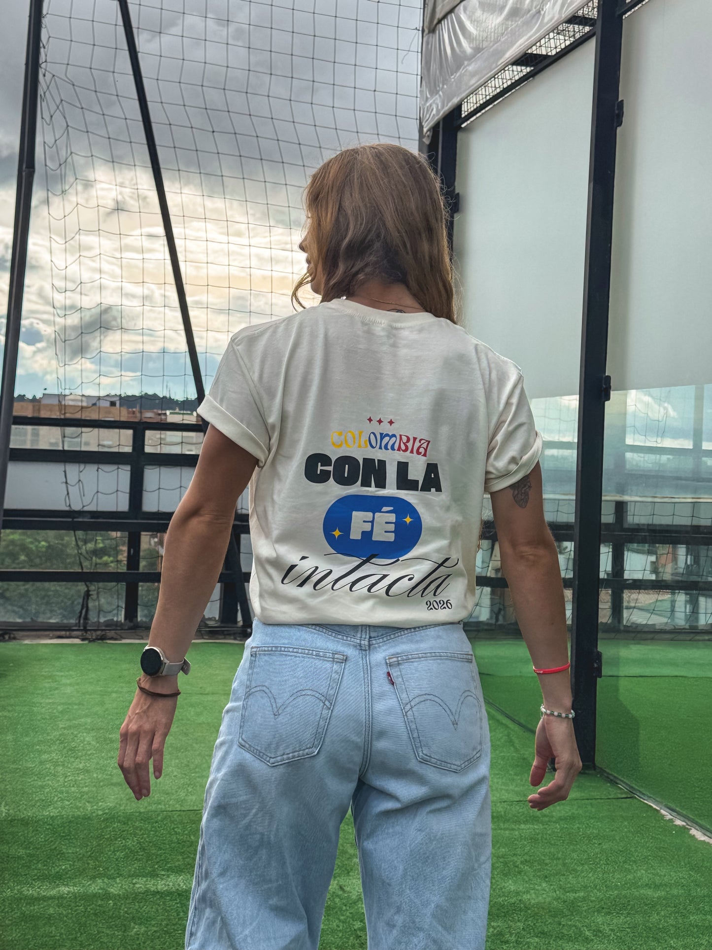 Camiseta CF Colombia 🇨🇴 con la fe intacta vainilla Mujer