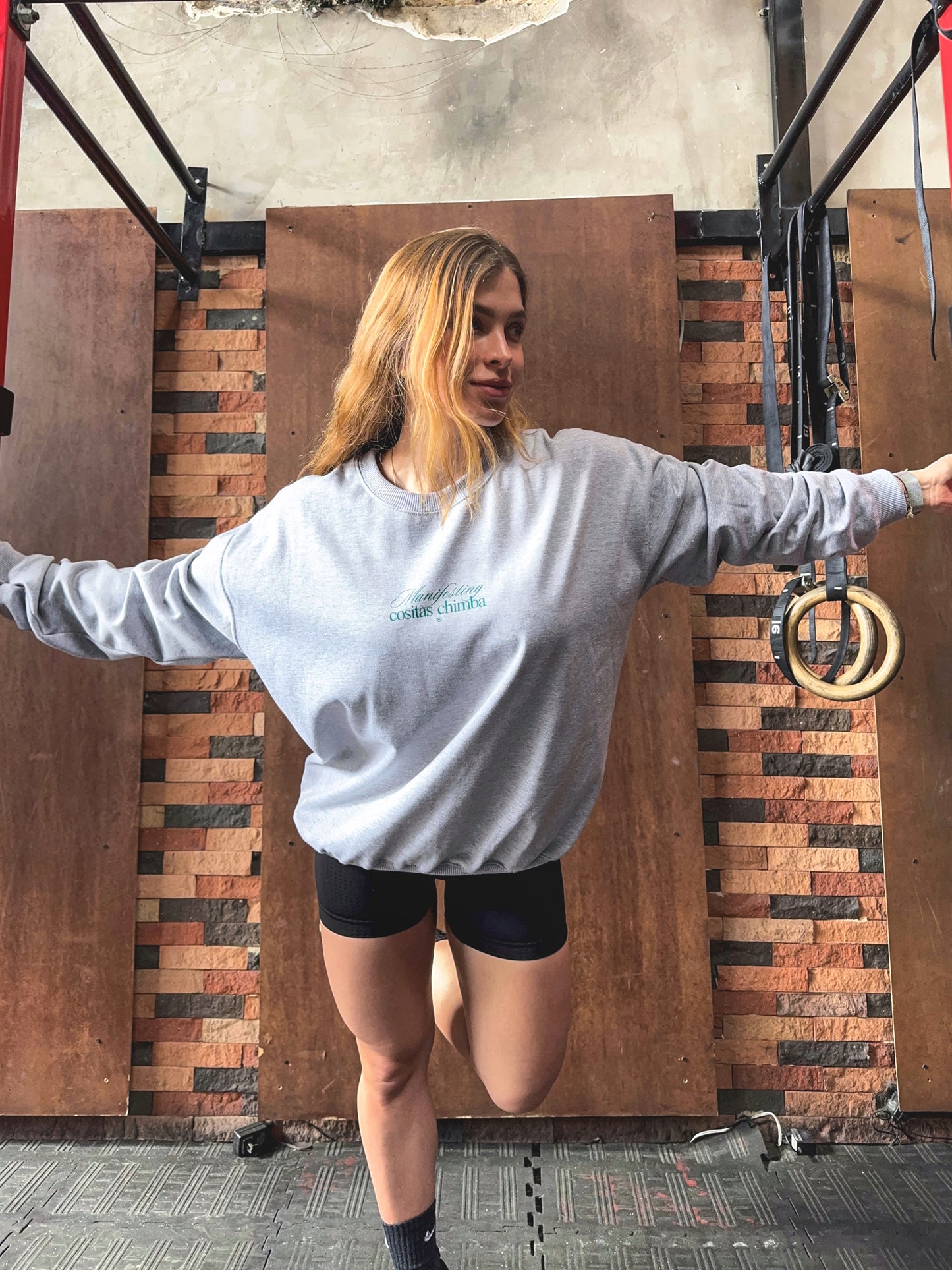 Buzo CF sin capota Mantifesting Cositas Chimba