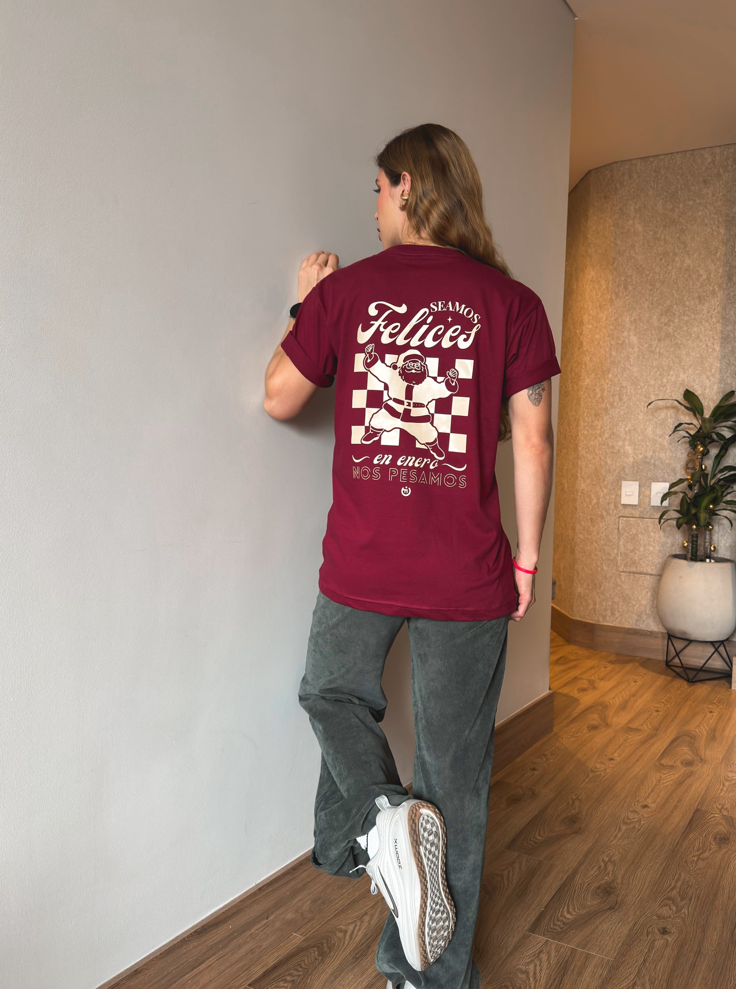 Camiseta CF Feliz Tragazón Edición Navidad Vino tinto Mujer