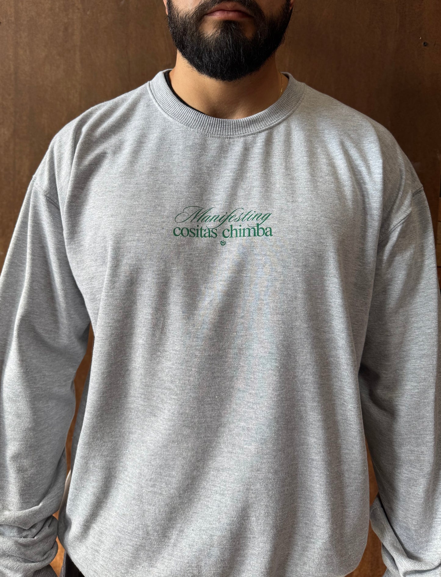 Buzo CF sin capota Mantifesting Cositas Chimba Gris