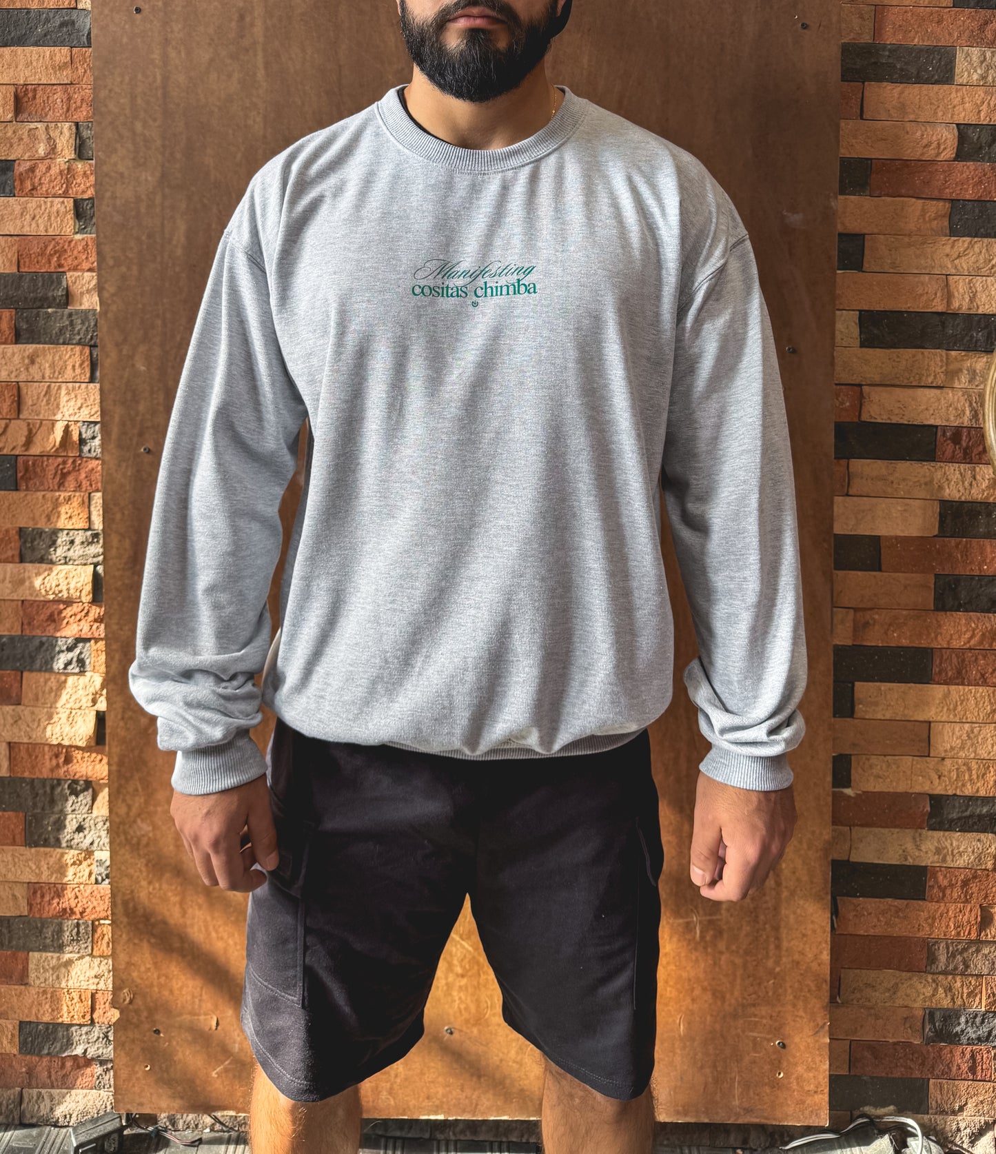 Buzo CF sin capota Mantifesting Cositas Chimba Gris